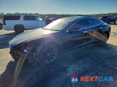 2018 TESLA MODEL S 5YJSA1E22JF276687 - główne zdjęcie licytacji z USA - miniatura