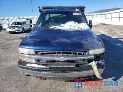 Piąte zdjęcie samochodu w środku: 2000 CHEVROLET SILVERADO K1500 VIN:1GCEK14V1YE415970 - miniatura