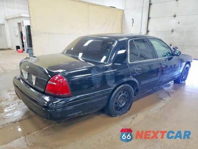 Trzecie zdjęcie samochodu z tyłu: 2006 FORD CROWN VICTORIA POLICE INTERCEPTOR VIN:2FAFP71W46X135287 - miniatura