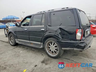 Drugie zdjęcie samochodu z przodu: 2000 LINCOLN NAVIGATOR VIN:5LMEU27A2YLJ30580 - miniatura