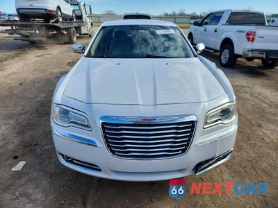 Piąte zdjęcie samochodu w środku: 2012 CHRYSLER 300 LIMITED VIN:2C3CCACG3CH231806 - miniatura