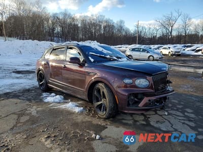 Czwarte zdjęcie samochodu z boku: 2023 BENTLEY BENTAYGA VIN:SJAHT2ZV1PC020661 - miniatura