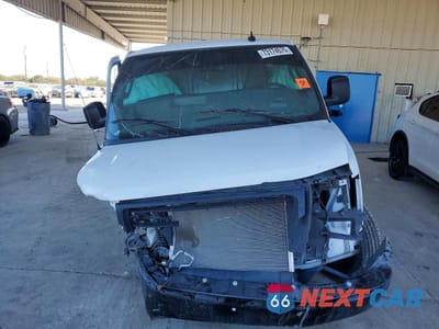 Piąte zdjęcie samochodu w środku: 2024 GMC SAVANA G2500 VIN:1GTW7AF72R1180069 - miniatura