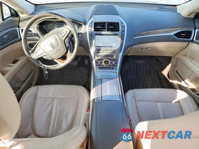 Zdjęcie 8 z 13 samochodu: 2017 LINCOLN MKZ RESERVE VIN:3LN6L5E94HR632285 - miniatura