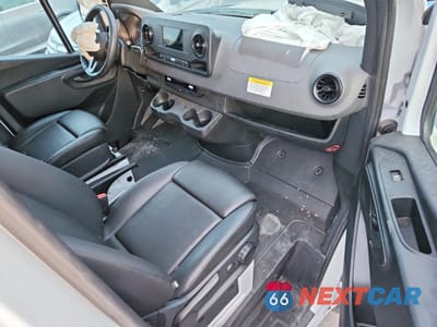 Zdjęcie 8 z 12 samochodu: 2023 MERCEDES-BENZ SPRINTER 2500 STANDARD ROOF 4-CYL DIESEL VIN:W1Y4NBHY3PT121926 - miniatura