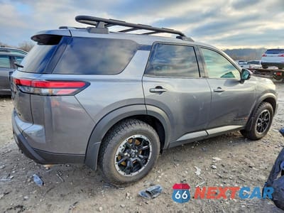 Trzecie zdjęcie samochodu z tyłu: 2025 NISSAN PATHFINDER ROCK CREEK VIN:5N1DR3BD4SC272833 - miniatura