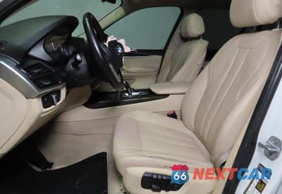 Zdjęcie 9 z 10 samochodu: 2015 BMW X5 XDRIVE35I VIN:5UXKR0C54F0K59653 - miniatura