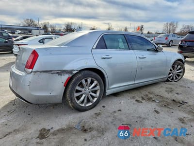 Trzecie zdjęcie samochodu z tyłu: 2020 CHRYSLER 300 LIMITED VIN:2C3CCAKG8LH116961 - miniatura