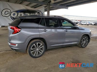 Trzecie zdjęcie samochodu z tyłu: 2020 GMC TERRAIN DENALI VIN:3GKALSEX0LL136122 - miniatura