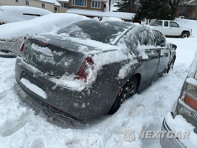 Piąte zdjęcie samochodu w środku: 2017 CHRYSLER 300 S VIN:2C3CCAGG3HH628840 - miniatura