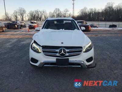 Piąte zdjęcie samochodu w środku: 2018 MERCEDES-BENZ GLC 300 4MATIC VIN:WDC0G4KB7JV100726 - miniatura