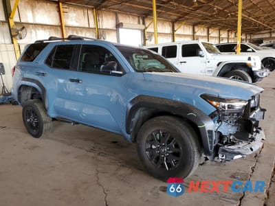 Czwarte zdjęcie samochodu z boku: 2025 TOYOTA 4RUNNER SR5 VIN:JTEVA5BR1S5005480 - miniatura