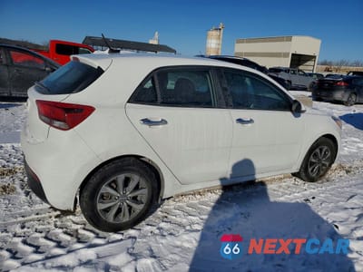 Trzecie zdjęcie samochodu z tyłu: 2023 KIA RIO S VIN:3KPA25AD2PE511871 - miniatura