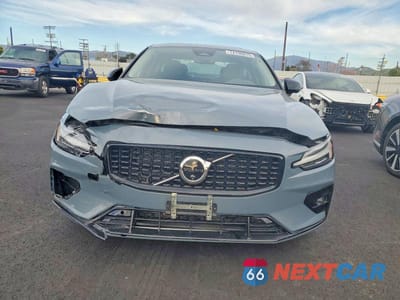 Piąte zdjęcie samochodu w środku: 2024 VOLVO S60 PLUS VIN:7JRL12TL8RG327134 - miniatura