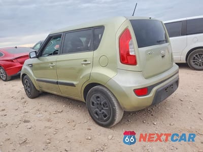 Drugie zdjęcie samochodu z przodu: 2013 KIA SOUL VIN:KNDJT2A55D7574883 - miniatura