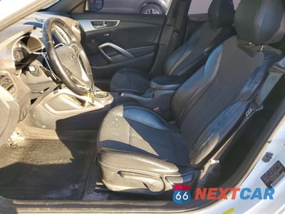Zdjęcie 7 z 12 samochodu: 2016 HYUNDAI VELOSTER VIN:KMHTC6AD8GU268673 - miniatura