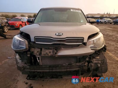 Piąte zdjęcie samochodu w środku: 2019 KIA SOUL + VIN:KNDJP3A50K7655491 - miniatura