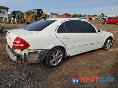 Trzecie zdjęcie samochodu z tyłu: 2005 MERCEDES-BENZ E 500 VIN:WDBUF70J05A663764 - miniatura
