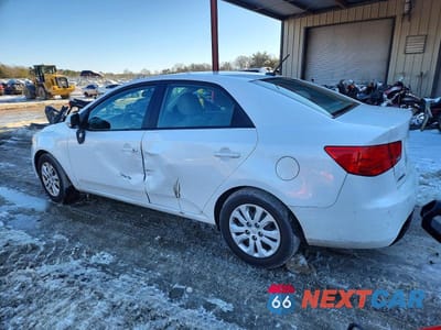 Drugie zdjęcie samochodu z przodu: 2013 KIA FORTE EX VIN:KNAFU4A24D5702236 - miniatura