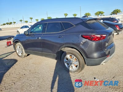 Drugie zdjęcie samochodu z przodu: 2021 CHEVROLET BLAZER 2LT VIN:3GNKBCRS1MS529486 - miniatura