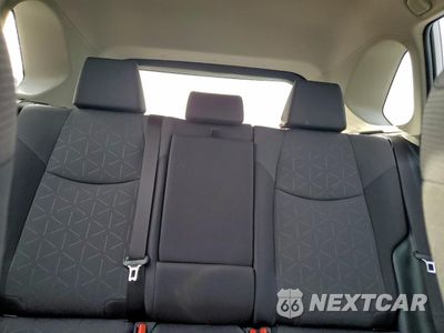 Zdjęcie 10 z 13 samochodu: 2025 TOYOTA RAV4 XLE VIN:JTMRWRFV9SD345357 - miniatura