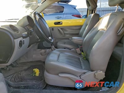 Zdjęcie 7 z 12 samochodu: 2000 VOLKSWAGEN NEW BEETLE GLX VIN:3VWDD21C6YM452924 - miniatura