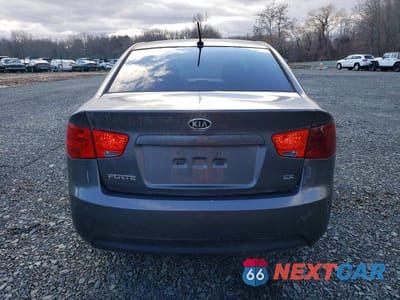 Zdjęcie 6 z 11 samochodu: 2013 KIA FORTE EX VIN:KNAFU4A23D5695456 - miniatura