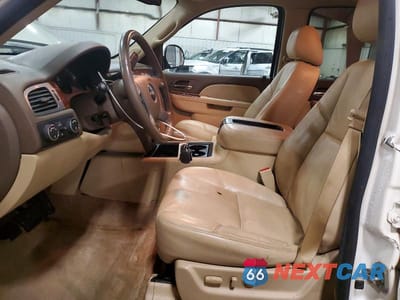 Zdjęcie 7 z 12 samochodu: 2014 GMC YUKON XL K1500 SLT VIN:1GKS2KE75ER220939 - miniatura