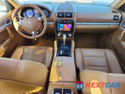 Zdjęcie 8 z 12 samochodu: 2008 PORSCHE CAYENNE VIN:WP1AA29P28LA17470 - miniatura