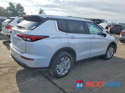 Trzecie zdjęcie samochodu z tyłu: 2024 MITSUBISHI OUTLANDER ES VIN:JA4J3UA82RZ074529 - miniatura