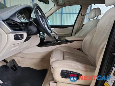 Zdjęcie 7 z 12 samochodu: 2014 BMW X5 XDRIVE50I VIN:5UXKR6C57E0C02139 - miniatura