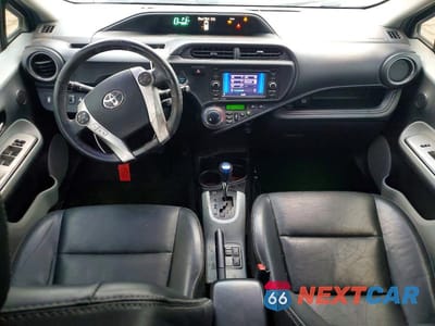 Zdjęcie 8 z 11 samochodu: 2013 TOYOTA PRIUS C FOUR VIN:JTDKDTB35D1047658 - miniatura