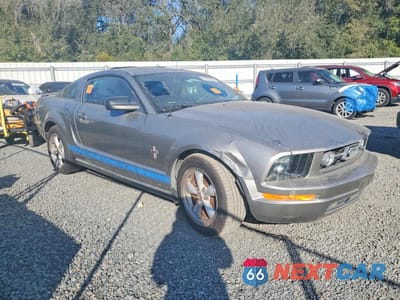 Czwarte zdjęcie samochodu z boku: 2008 FORD MUSTANG VIN:1ZVHT80N185115884 - miniatura