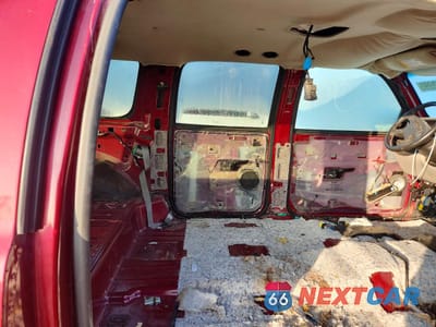 Zdjęcie 10 z 12 samochodu: 2005 CHEVROLET SUBURBAN K1500 VIN:1GNFK16ZX5J251651 - miniatura