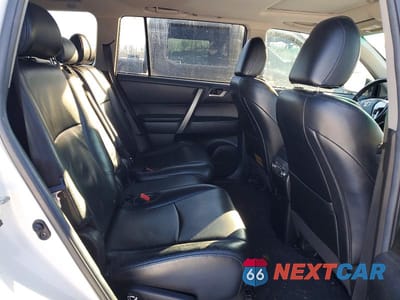 Zdjęcie 11 z 12 samochodu: 2012 TOYOTA HIGHLANDER SE VIN:5TDBK3EH2CS174804 - miniatura