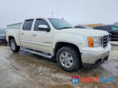 Czwarte zdjęcie samochodu z boku: 2013 GMC SIERRA K1500 SLT VIN:3GTP2WE79DG181375 - miniatura