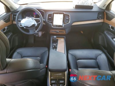 Zdjęcie 8 z 13 samochodu: 2023 VOLVO XC90 PLUS VIN:YV4L12PN6P1911152 - miniatura