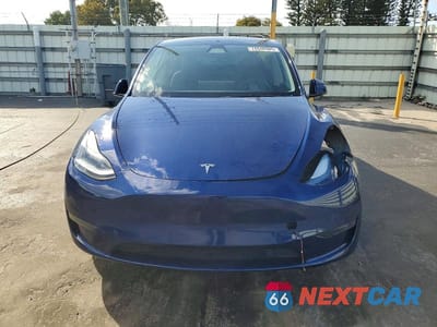 Piąte zdjęcie samochodu w środku: 2024 TESLA MODEL Y VIN:7SAYGDED0RF131870 - miniatura
