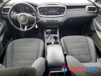 Zdjęcie 8 z 12 samochodu: 2016 KIA SORENTO LX VIN:5XYPGDA35GG111125 - miniatura