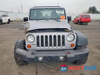 Piąte zdjęcie samochodu w środku: 2013 JEEP WRANGLER UNLIMITED SPORT VIN:1C4BJWDG3DL578999 - miniatura