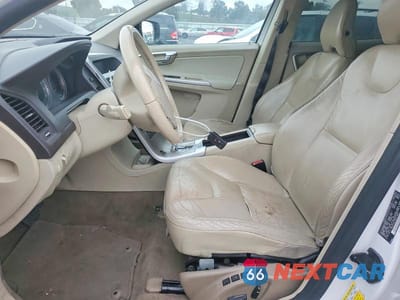 Zdjęcie 7 z 11 samochodu: 2010 VOLVO XC60 T6 VIN:YV4992DZ9A2020140 - miniatura