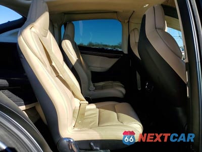 Zdjęcie 10 z 12 samochodu: 2017 TESLA MODEL X VIN:5YJXCBE28HF050119 - miniatura
