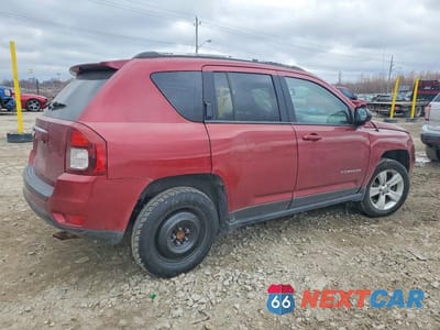 Trzecie zdjęcie samochodu z tyłu: 2016 JEEP COMPASS SPORT VIN:1C4NJCBA2GD615484 - miniatura
