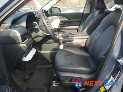 Zdjęcie 7 z 13 samochodu: 2024 TOYOTA GRAND HIGHLANDER XLE VIN:5TDAAAB50RS014653 - miniatura