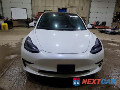 Piąte zdjęcie samochodu w środku: 2022 TESLA MODEL 3 VIN:5YJ3E1EB9NF121018 - miniatura