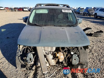 Piąte zdjęcie samochodu w środku: 2017 JEEP RENEGADE LATITUDE VIN:ZACCJBBB9HPF55507 - miniatura