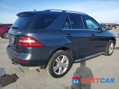 Trzecie zdjęcie samochodu z tyłu: 2013 MERCEDES-BENZ ML 350 4MATIC VIN:4JGDA5HB7DA242572 - miniatura