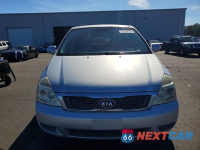 Piąte zdjęcie samochodu w środku: 2011 KIA SEDONA LX VIN:KNDMG4C7XB6375181 - miniatura