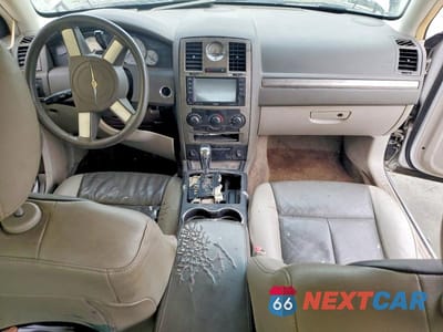 Zdjęcie 8 z 11 samochodu: 2008 CHRYSLER 300 TOURING VIN:2C3LA53G28H165317 - miniatura