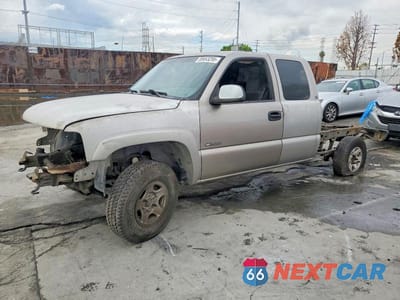 2002 CHEVROLET SILVERADO K1500 1GCEK19T12E181294 - główne zdjęcie licytacji z USA - miniatura